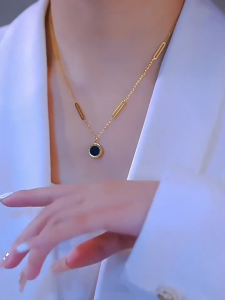 Original 18k Saudi gold pawnable necklace womens opal double-sided black and white round pendant jewelry for girlfriends birthday gifts