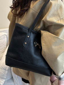 2025 Winter New Minimalist Color Block Tote Bag Womens Large Capacity Fashionable Commuter Armpit Bag Single Shoulder Bag