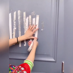 60pcs Strong Adhesive Hooks - Large Clear Plastic Wall Hooks with No-Drill Damage-Free Removal Multi-Purpose for Kitchen Bathroom Office Home Organization Holds Keys Notes Photos Utility Hooks