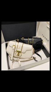 Tas Selempang Wanita B-37051 (Ada Paperbag & Serti )