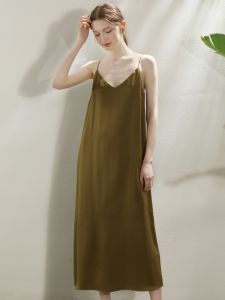 Miccbeirn | ชุดเดรสยาวผ้าไหมมัลเบอร์รี่สีพื้นหรูหรา เดรสยาวสายเดี่ยวสไตล์สาวนุ่มนวล ฤดูร้อน 2023 แขนกุด กระโปรงทรงเอ