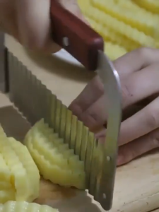 Stainless Steel French Fries Wave Knife Wooden Handle Potato Knife Cut Potato Shreds Wavy Slicer Knife