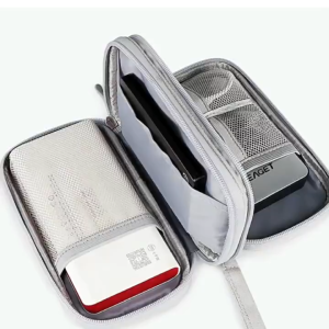 CA  1 PC ใหม่ Travel Organizer กระเป๋าสายจัดเก็บกระเป๋าพกพาแบบพกพากันน้ําคู่ชั้นกระเป๋าสายไฟ