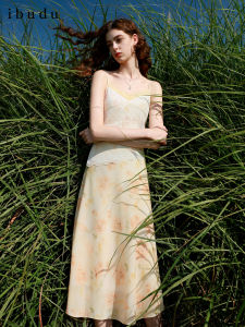 3COLOUR·S | Summer Lace V-neck Spaghetti-strap Dress