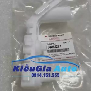 Tai cài (Bát bắt) cản trước Mitsubishi Triton 2019-2022 6400J287 Chính hãng