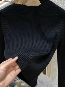 Áo Sơ Mi Cổ Cao Màu Đen Mùa Xuân Thu Mới Cho Nữ Áo Lót Chống Trượt Đa Năng Thời Trang Áo Len Dệt Kim Bên Trong