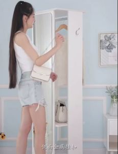 [ตู้เสื้อผ้ากระจกเต็มตัว] แบรนด์ [ชื่อแบรนด์] ขนาดเล็ก มีล้อ ราวแขวนผ้า ใช้เก็บของอเนกประสงค์ มีชั้นวาง