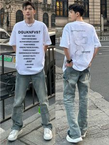 เสื้อยืดคอกลมแขนสั้นผ้าฝ้ายแท้สีขาวสำหรับผู้ชายในช่วงฤดูร้อน ทรงหลวมสบายๆ พร้อมลายตัวอักษร แฟชั่นสตรีทสไตล์อเมริกัน