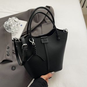 Black Litchi Pattern Bucket Bag Small Handbag with Zipper Inner Layer Fashionable Versatile Youth Mobile Phone Bag KSHH