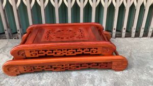 Khay trà chân cuốnKhay trà cuộn thư lọng thủng gỗ hương cao 8cm