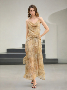 COCOBELLA | Đầm Chiffon Dây Đai Vàng Nổi Accent eo Xòe Dài Cho Mùa Hè