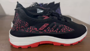 Giày Thể Thao Nữ Đế Cao Su Màu Đen Họa Tiết Hoa - Giày Đi Bộ/Chạy Bộ