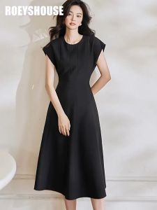 HOÀN TIỀN 20% - Đầm đen xoè cổ tròn tay liền thiết kế tối giản công sở