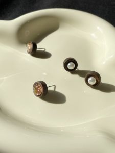 Elegant Oriental Spirit Sandalwood Pearl Crystal Fashion Earrings Womens Simple Stylish Ear Jewelry Clip-On Studs