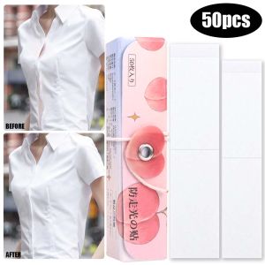 สติกเกอร์ชุดชั้นในโปร่งใส50ชิ้นแผ่นแปะคอเสื้อ Tali Bahu เทปกาวสองหน้าป้องกันแสงสะท้อนที่มองไม่เห็นกันลื่นอุปกรณ์ซ่อมเสื้อชั้นในแบบติดเอง