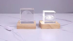 Đèn Ngủ Pha Lê Hình Lập Phương Hệ Mặt Trời Ánh Sáng Vàng Bao Gồm Đế Đèn Decor Trang Trí Quà Tặng Người Thân