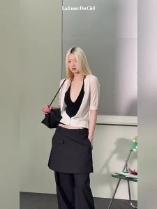 La lune Du ciel | Áo Camisole Dây Đơn Giản Cổ V Tông Lạnh Dáng Ôm Eo