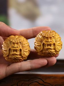 One Wood Home Fitness Ball Carving for Men Real Wood Dragon Handle Health Ball Fitness Equipment 45mm Diameter Relaxes Muscles
