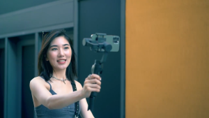 Smartphone Gimbal Stabilizer 3-Axis Stabilization Phone Handheld Stabilizers Gimbal with Focus Wheel with Face/Object Tracking  for Vlogging YouTube TikTok Video