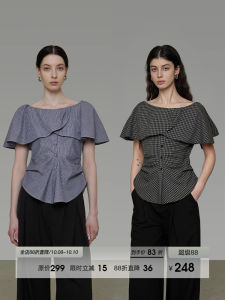 เสื้อเชิ้ตแขนสั้นไหล่เดียวลายทางผ้าฝ้ายผสมสำหรับผู้หญิงในช่วงฤดูร้อนปี 2025 ทรงหลวม ปกโปโล สไตล์ลำลอง