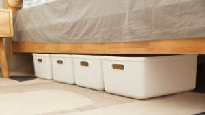 กล่องเก็บของ เพื่อช่วยประหยัดพื้นที่ อีกทั้งยังมีฝาปิดที่สามารถช่วยป้องกันฝุ่นได้