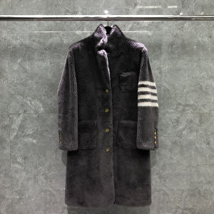 อุ่น ขนแกะ ปกเสื้อ หนัง และขนสัตว์แบบบูรณาการแกะขัดขนผู้ชายและ ผู้หญิง ความยาวปานกลาง เสื้อโค้ท หลวม อินเทรนด์ เสื้อแจ๊กเก็ต