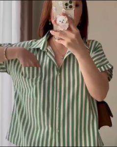 SJM ( 9 WARNA ) KEMEJA BATWING MOTIF GARIS GARIS BAHAN KATUN SALUR IMPORT KANTONG SATU FULL KANCING 8169 LENGAN PENDEK