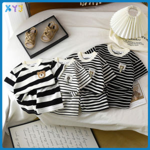 Kids Sville ชุดแขนสั้นสำหรับเด็ก ชุดสองชิ้น เสื้อยืดลายทางสีดำและสีขาว กางเกงขาสั้น แบบบาง ระบายอากาศได้ดี เสื้อกีฬาเด็กชายและเด็กหญิง เสื้อผ้าเด็ก 80-130cm