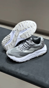 KING OF DRIBBLE Sepatu Sneakers Mills Revolt Edge 9702108