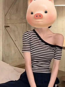 เสื้อยืดแขนสั้นลายทางสไตล์เกาหลีสำหรับผู้หญิงในช่วงฤดูร้อน ทรงเข้ารูป ดีไซน์ไม่สมมาตร เสื้อคอเหลี่ยม ทรงเข้ารูป ทรงเข้ารูป