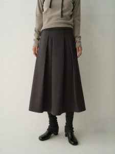 INSIS FEMME | Simple and Elegant Wide Pleats Skirt