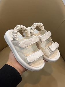H39 Giày sandal bé gái da trần trám đế bánh mìhàng Quảng Châu cao cấp chống trượt chống mài mòn phong cách hàn quốc 3-12T