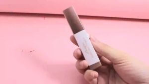 Gradient Two-Color Highlight Eyeshadow Stick Glitter Makeup Eyeshadow Pen Three-Dimensional Natural Makeup That Does Not Fall Off Eyeshadow Stick Two-Color Waterproof Gradient Matte Glitter Makeup Eyeshadow Pen Two-In-One