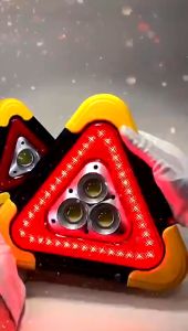 Đèn LED Cảnh Báo Tình Huống Khẩn Cấp Đa Năng Hình Tam Giác Kiêm Pin Sạc Dự Phòng Cho Ô Tô home