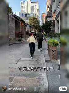 หมวกกันแดดสำหรับผู้หญิง หมวกกันแดด ทรงสูงโปร่ง พับเก็บได้ ดีไซน์ปีกกว้าง ช่วยปกป้องใบหน้าและลำคอจากแสงแดดและรังสี UV