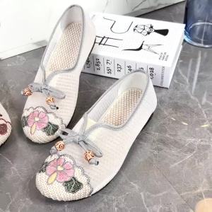 Sepatu Kain Wanita a Etnik Anyaman Bordir Lembut Sole Tebal Nyaman Modis Hanfu Beijing HF02