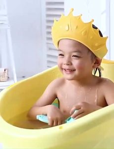 Mũ Gội Đầu Cho Bé Hình Vương Miện Siêu Dễ Thương – Nhựa Mềm Điều Chỉnh Size Chống Nước Vào Mắt Tai