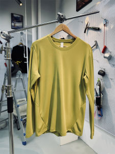 เสื้อยืดแขนยาวสำหรับผู้ชายสำหรับกิจกรรมกลางแจ้ง แห้งเร็ว ตัดเย็บแบบ 3 มิติ ตาข่าย พื้นผิว ระบายความชื้น ป้องกันไฟฟ้าสถิต คอกลม