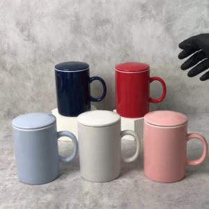 Mug Gelas Keramik Two Tone dengan Tutup 330 ml isi 1