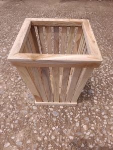 ที่วางต้นไม้ กระถาง ถังขยะ ไม้สักมินิมอล