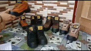 sepatu pria safety boots argon caterpillar premium / bayar di tempat - Desain Keren dan Tahan Lama
