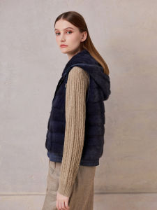 Lolo Fur MKA6561 Casual Hooded Blue Otter Nylon Patchwork Zipper Mini Vest Daily Wear Womens Fashion Autumn 2025 Loose Fit