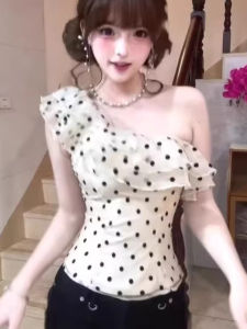 chaqi | Dotted Off-Shoulder Ruffle Small Petite Stylish Top