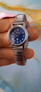 Đồng hồ nữ ROYAL CROWN size:24mm dây chun mặt tròn second hand si nhật- đã qua sử dụng