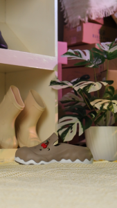 Hello Polo รองเท้าสลิปออน ทรงมินิมอล รองเท้าแบบสวม  แฟชั่นสำหรับผู้หญิง EVA  กันลื่น รุ่น HP8056