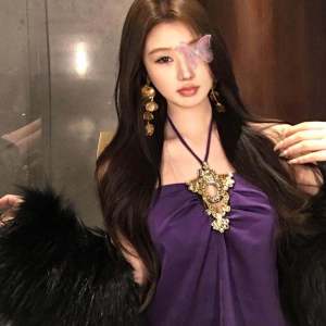 Elegant Diamond Embellished Satin Neck Hanging Vest Thai Style Cold Shoulder Sleeveless Top for Women Fashionable High-End Feel