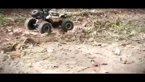 Jojotoy Mainan Mobil Remote Control Off Road Alloy Climbing Car RC Rock Crawler 2WD Powerful 2.4Ghz dengan Lampu