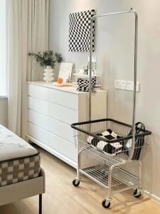 Luxury Simple Mobile Clothes Rack