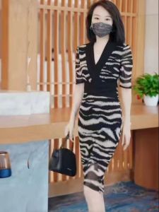 Summer New Style Slimming Womens Dress Zebra Print Splice Bodycon Skirt Korean Version V-neck Mid-waist Five-sleeve Midi Dress