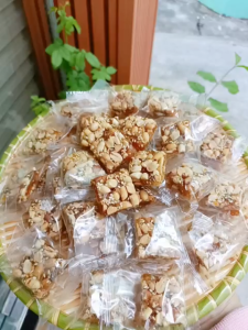 (Freeship) 1kg Kẹo Khóm Tân Phước loại đặc biệt Kẹo Halal Tiền Giang Kẹo Ít Đường Đóng Gói Bag Kẹo Khóm Với Thời Hạn Bảo Hành 3 Tháng - Lazada